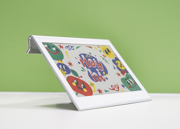 未来展柜的“智能助手”，这块L型电子桌牌为何备受期待？