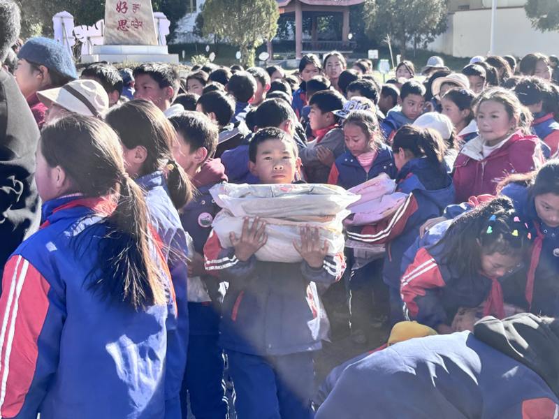 “以被为暖，以爱为桥”——云里物里寒冬送暖西藏察隅行