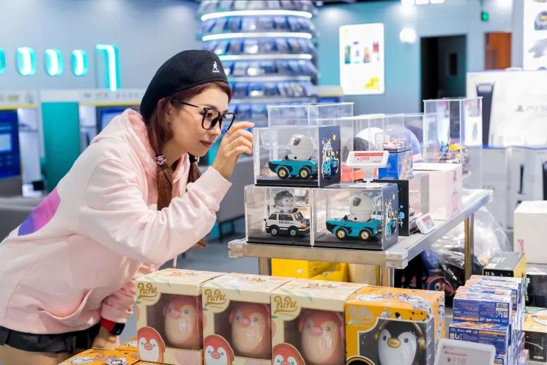 腾讯创梦游戏体验馆.jpg 腾讯创梦游戏体验馆.jpg